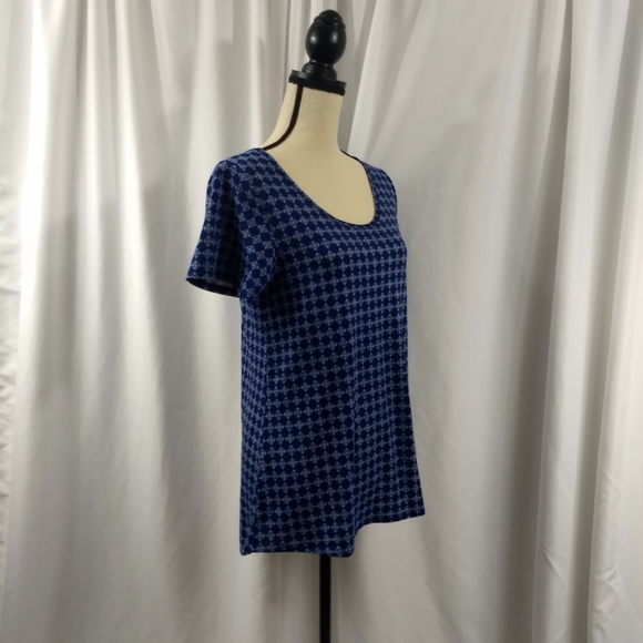 LuLa Roe Blue Print Short Sleeve Top - Picture 3 of 9